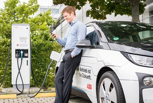 ABB favorise l’expansion des infrastructures de charge pour véhicules électriques à l’échelle mondiale